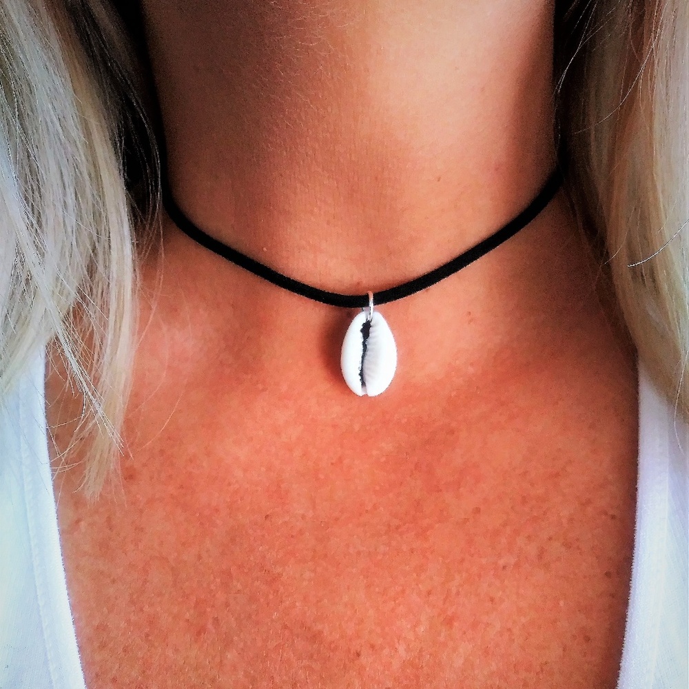 NEW Cowrie Shell Black Suede Choker Necklace